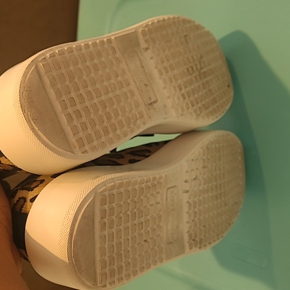 Steve Madden Tan Leopard Print Flat Sneakers Size 9 - Picture 9 of 10